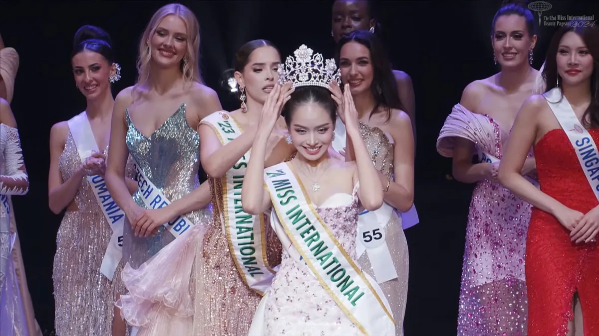 Hoa hậu Thanh Thủy đăng quang Miss International 2024